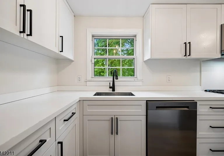 24 Iris Rd — Photo 12