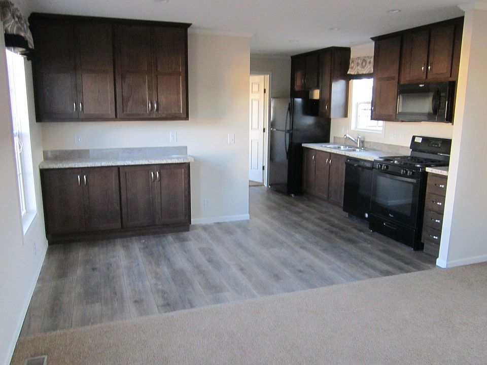 1st image of 1135 W Superior St #296