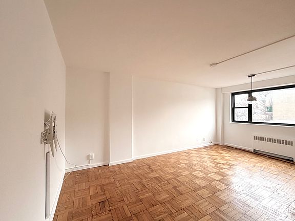 4th image of 6515 Blvd East APT 4C