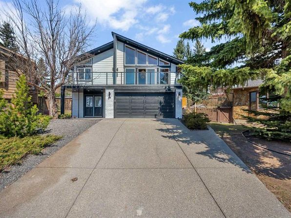 23 S Edgewood Pl NW, Calgary, AB T3A 2T8
