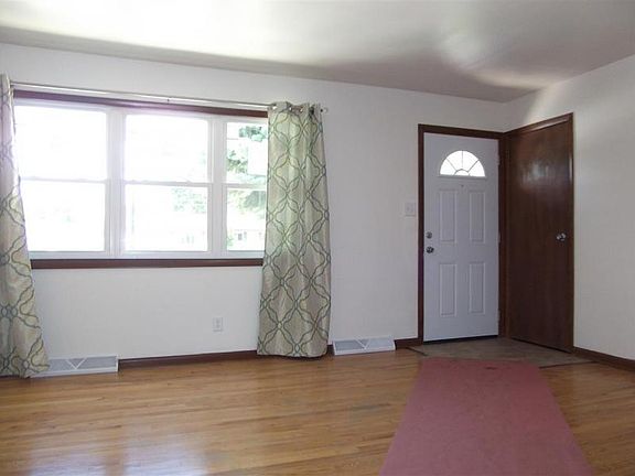 4th image of 737 E 12th St