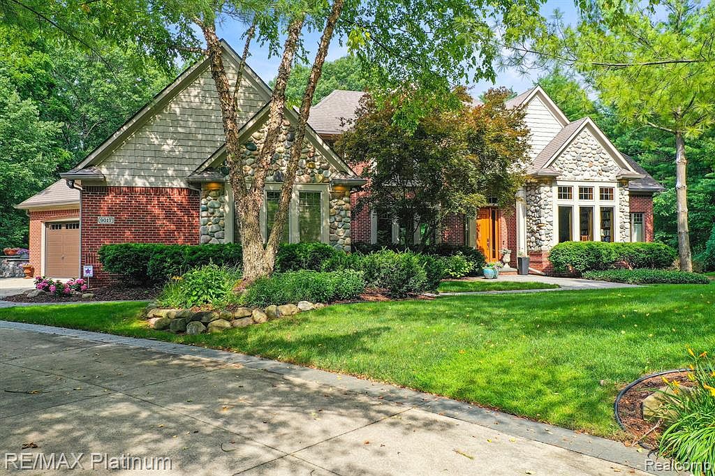 9017 Stoney Creek Dr South Lyon Mi 48178 Mls 2210058041 Zillow