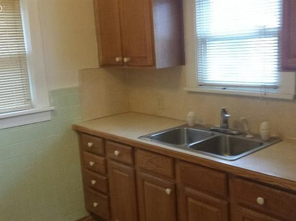 3rd image of 2532 Altoona St