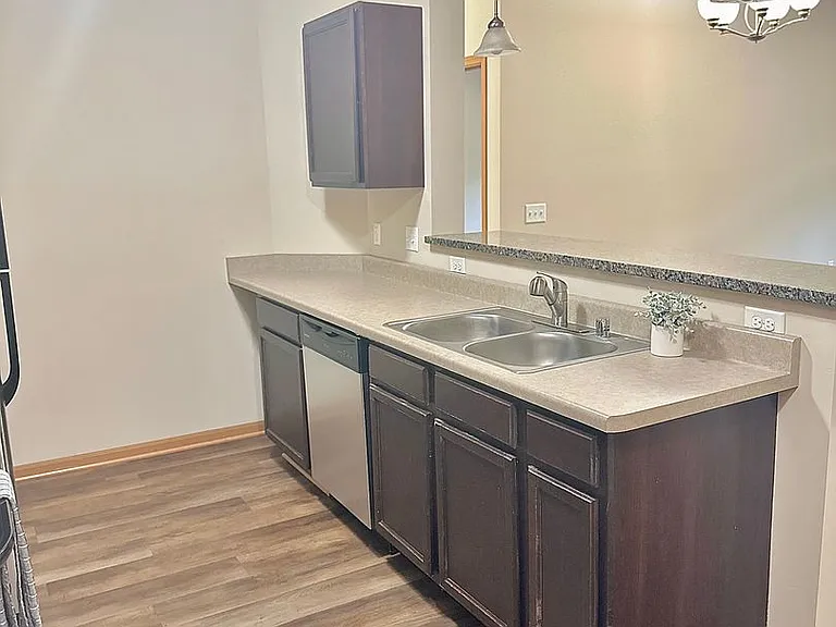 Fairway Glen Apartments — Photo 8