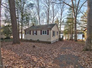 6343 Lakeshore Dr E, East Stroudsburg, PA 18302