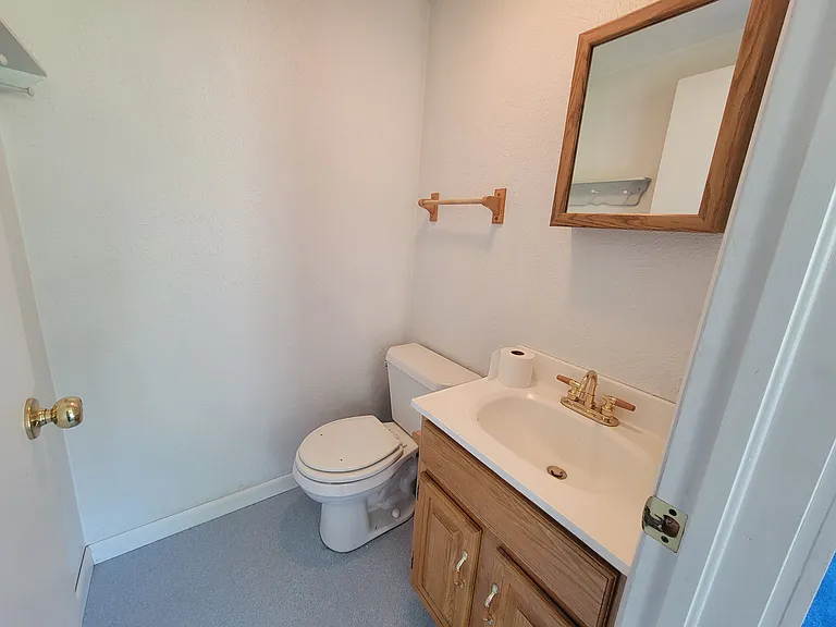 Studio apartment 1/2 bath