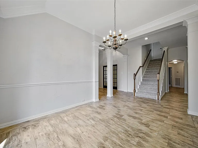 14 Beauty Bower Pl — Photo 12
