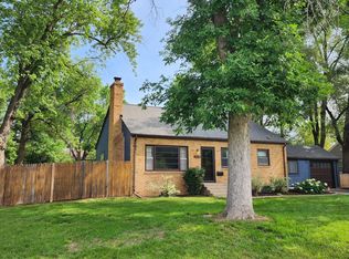 12116 Brenlyn Ln, Minnetonka, MN 55343