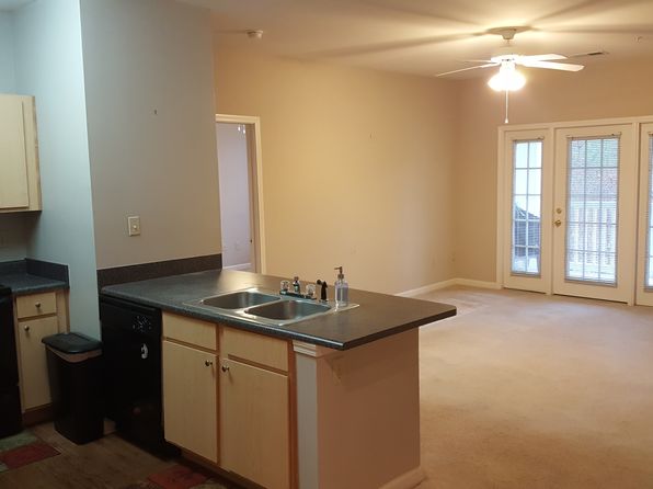 624 Bristol Village Dr APT 104