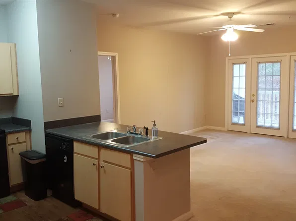 624 Bristol Village Dr APT 104, Midlothian, VA 23114