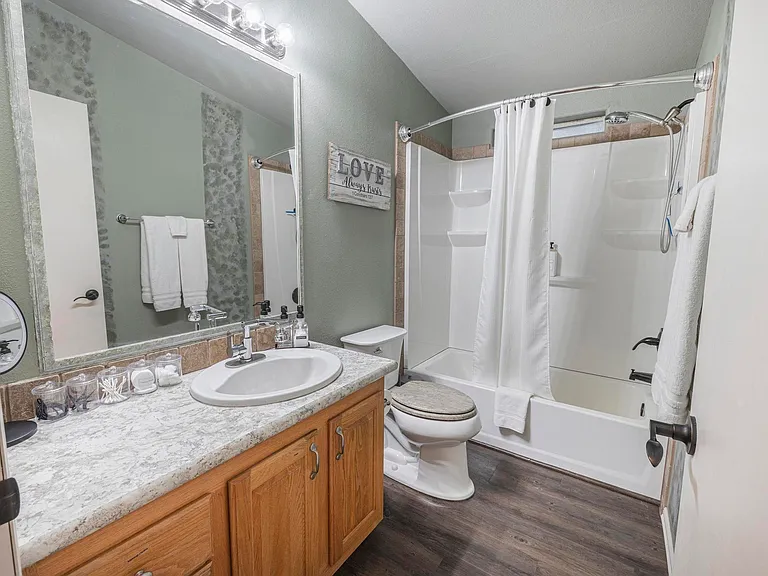 2nd bathroom