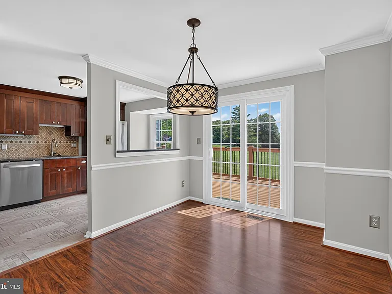 6453 Linleigh Way — Photo 7