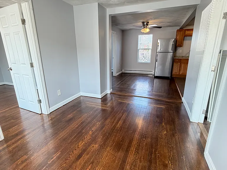 98 Roberts St #1 — Photo 2