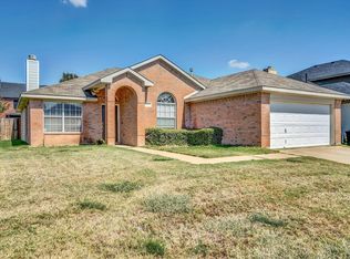 205 Milton Dr, Arlington, TX 76002