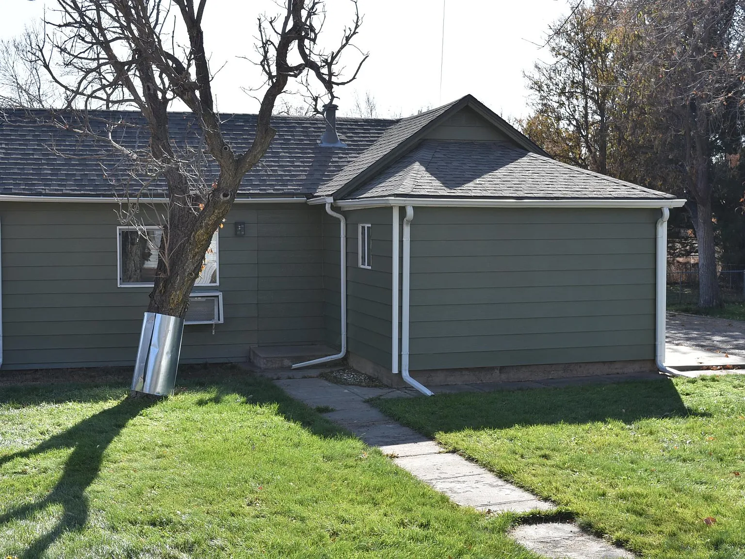 2105 3rd Ave — Photo 3