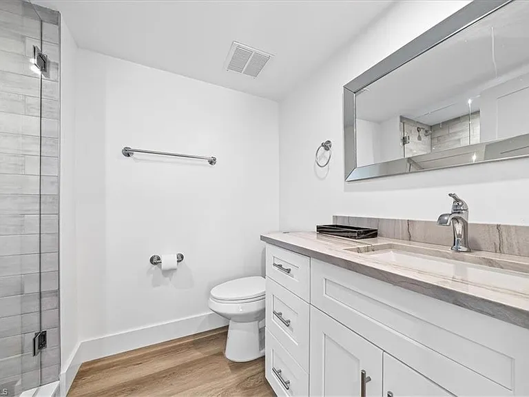 1910 Gulf Shore Blvd N #107 — Photo 21