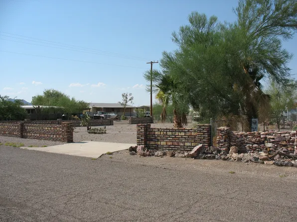 706 W Falcon Dr, Quartzsite, AZ 85346