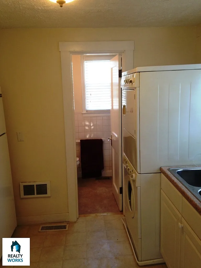 3928 South 52nd Street — Photo 4