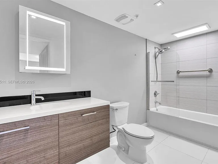 9901 E Bay Harbor Dr #802 — Photo 18
