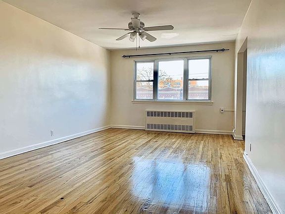 4th image of 2833 46th St #2