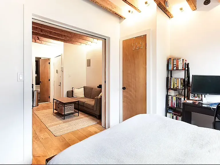 42 Horatio St #17 — Photo 4