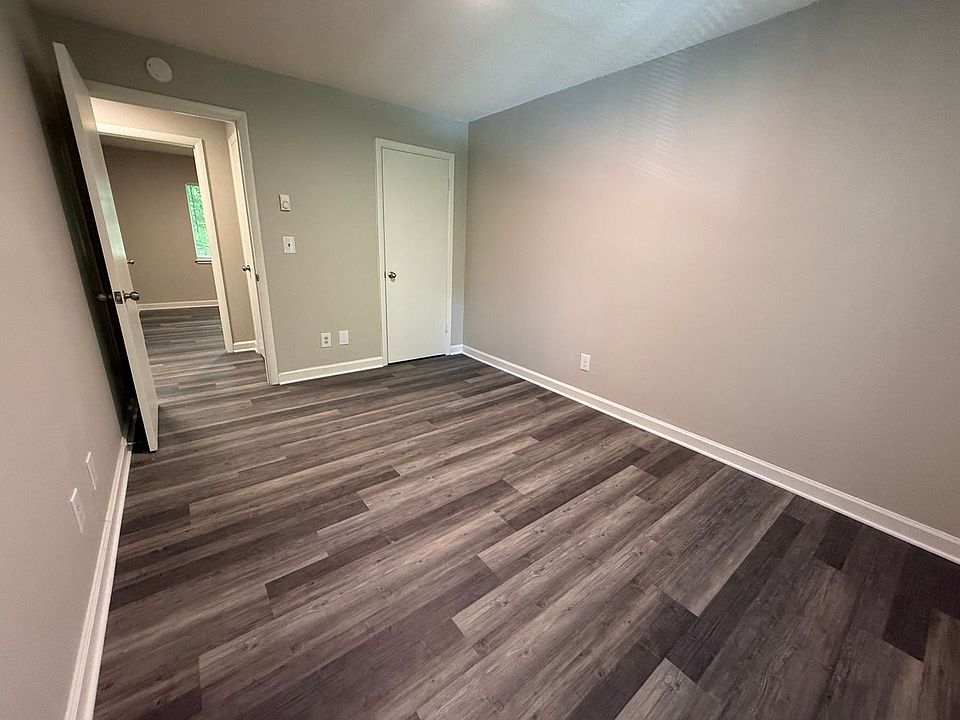 1st image of 101 E Hedgecock Ave #G