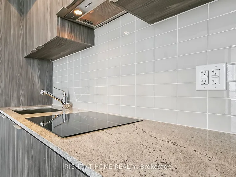 11 Wellesley St W #5408 — Photo 7