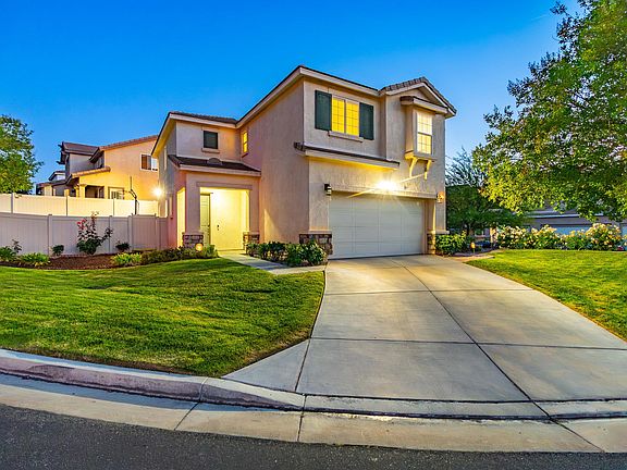 4th image of 29331 Kelly Ct