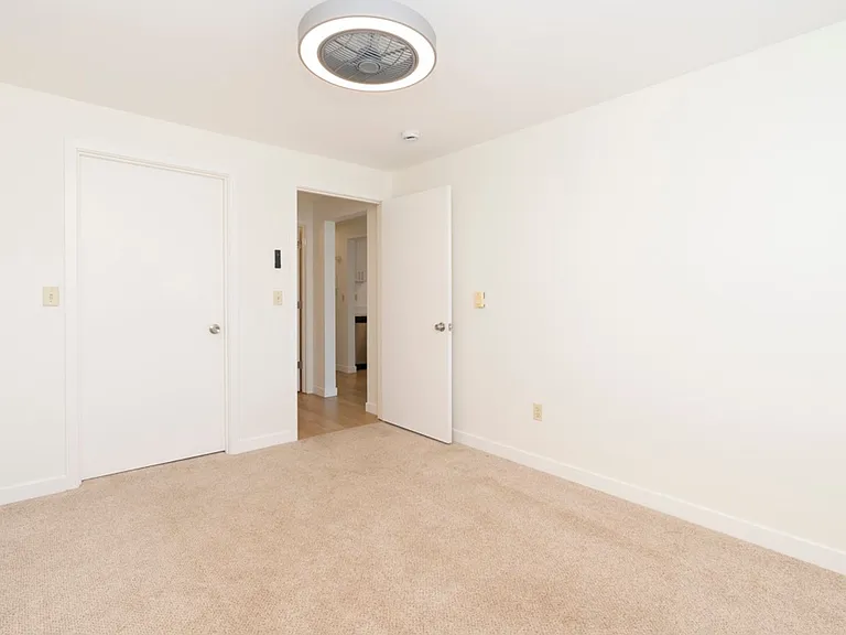 Nordhaven Apartments — Photo 28