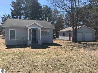 410 Lynn St, Kalkaska, MI 49646
