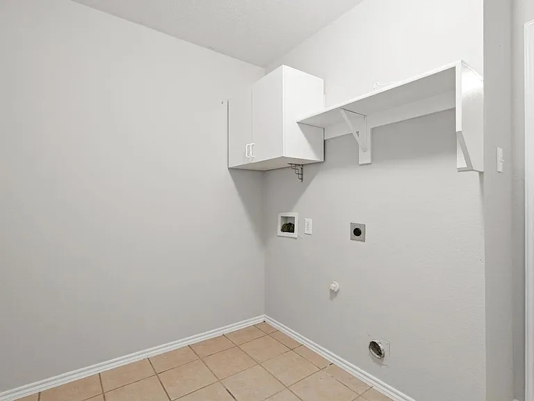 1534 Sleepy Hollow Dr — Photo 19