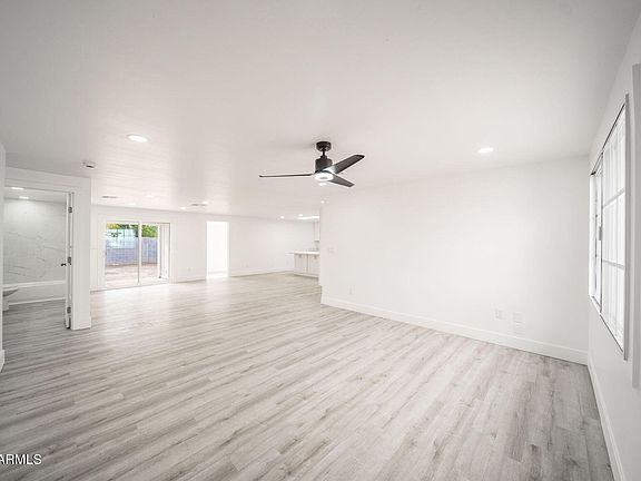 4th image of 3925 E ANDORRA Drive