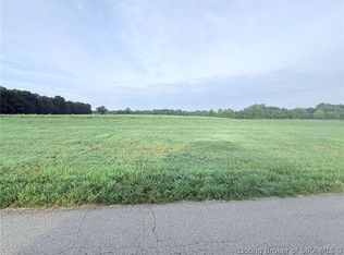 3 Snow Rd, Henryville, IN 47126