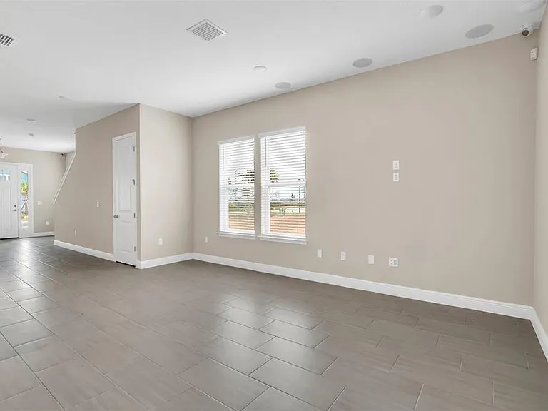 2953 Voyager Ave — Photo 9