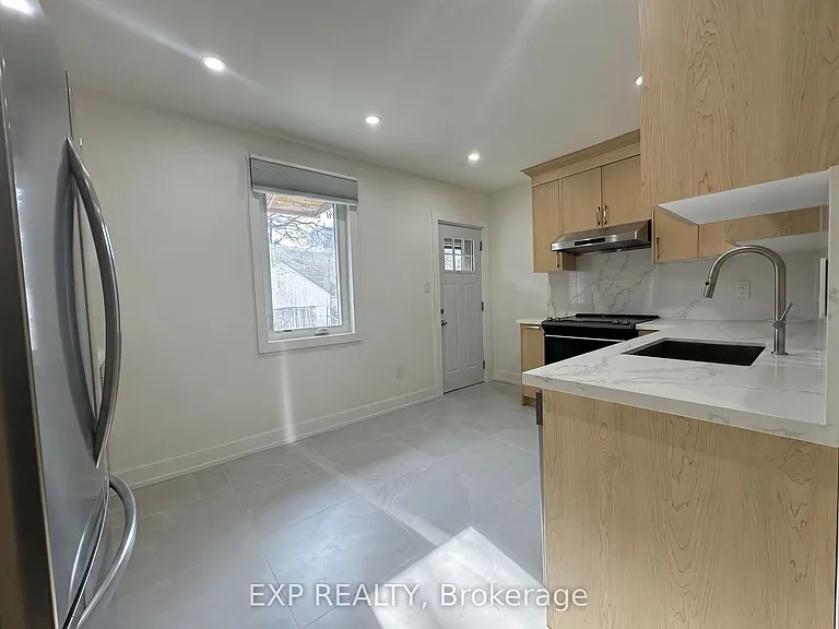 926 Greenwood Ave — Photo 8