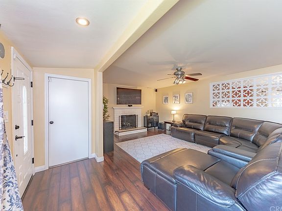 4th image of 2032 E Clifpark Way
