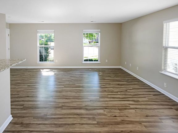 5th image of 48 Stonewall Creek Ct