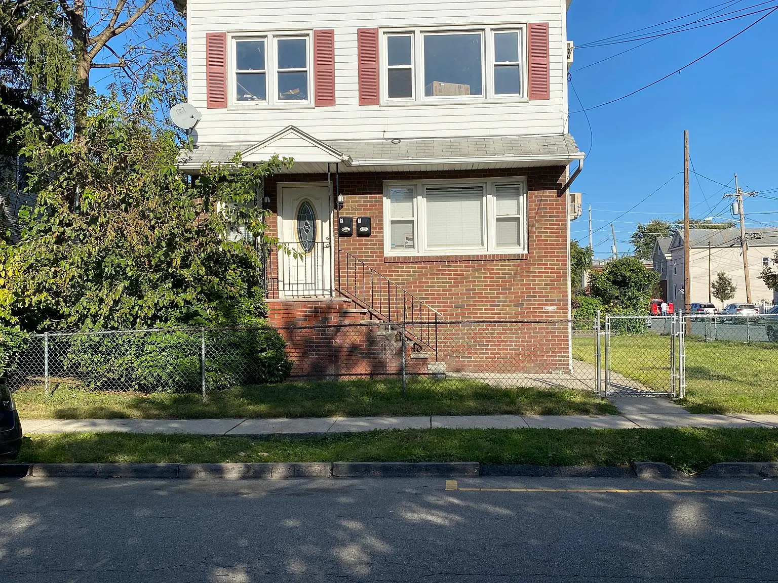 156 Cambridge Ave — Photo 1
