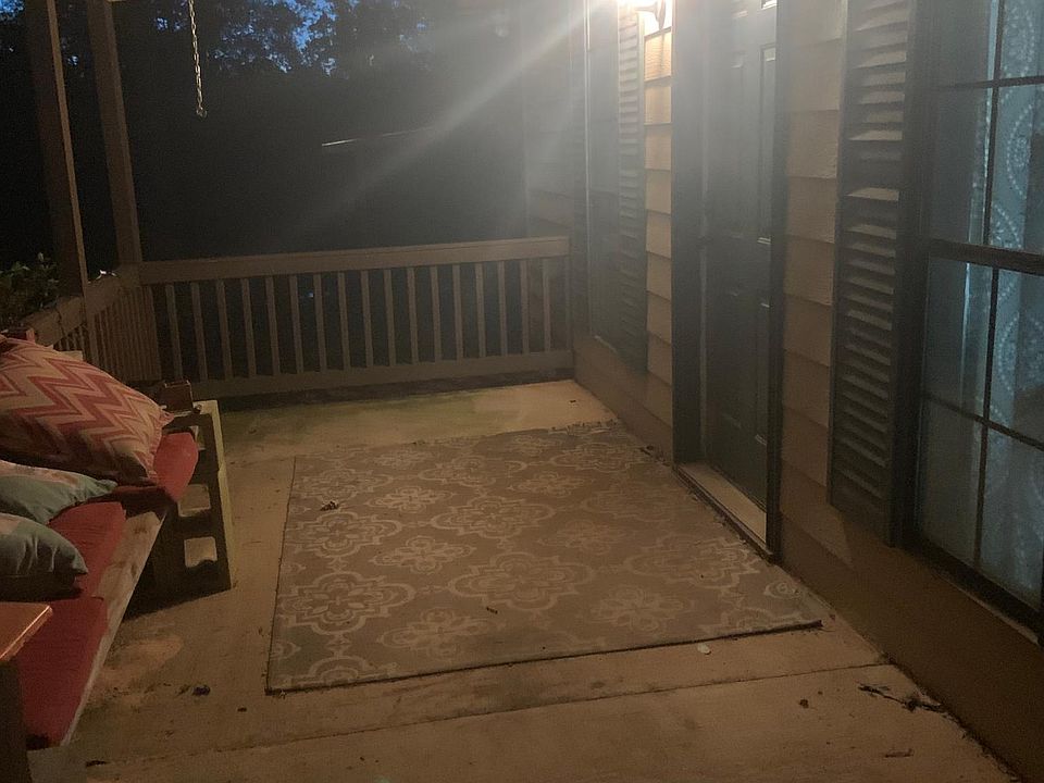 2nd image of 208 Brookwood Ln