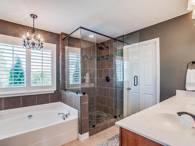 1110 Waverly Pl — Photo 15