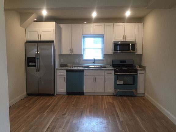 2nd image of 11 Greenville St #2X