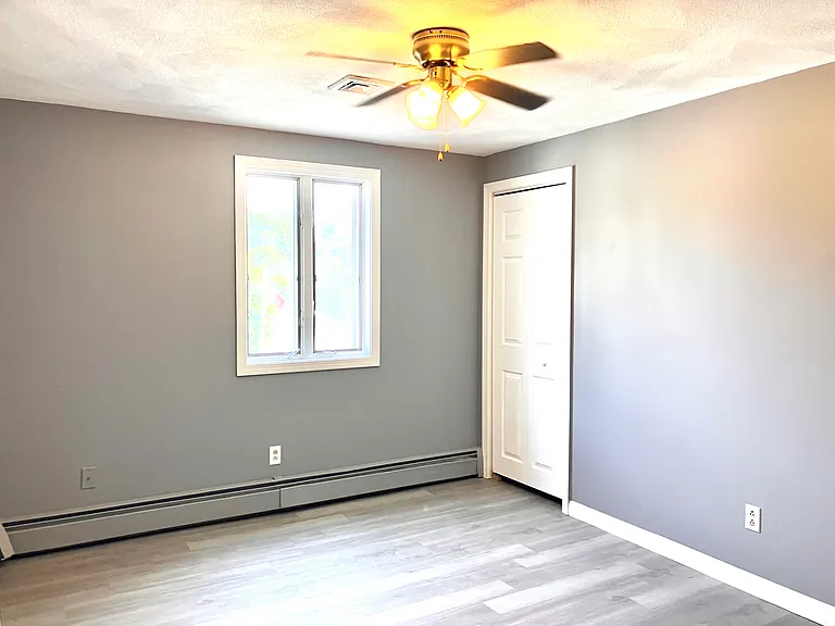 47 N Federal St #3 — Photo 9
