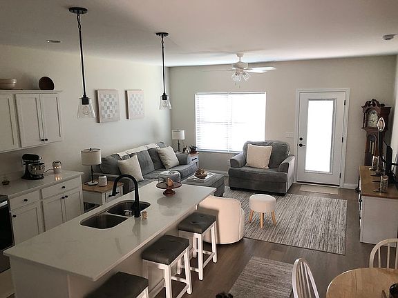 3rd image of 1609 Theo Dr #1