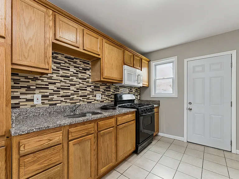4804 Wrenwood Ave — Photo 3