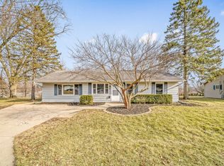 123 Knollwood Dr, Dekalb, IL 60115
