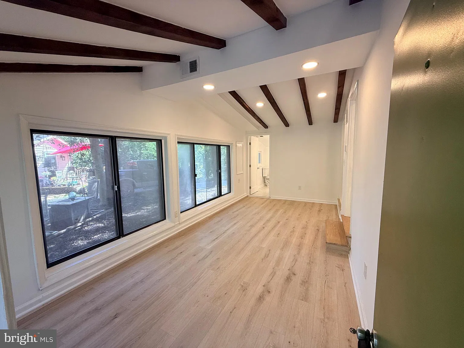 2 bed, 2.0 bath, 824 sqft, $4,200 — Photo 3