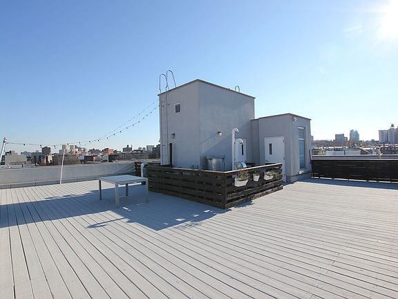 2nd image of 659 Bergen St #4B