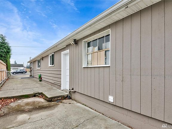 4th image of 1709 S Sprague Ave