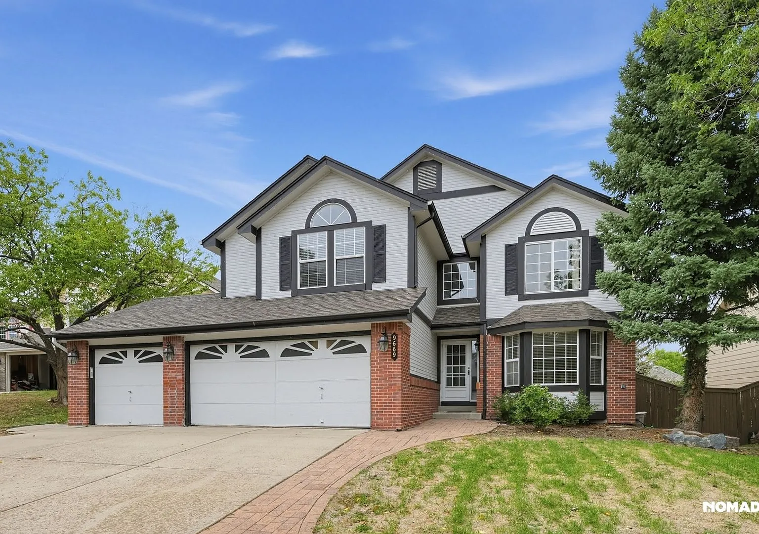 Spacious 4BR House in Highlands Ranch — Photo 2