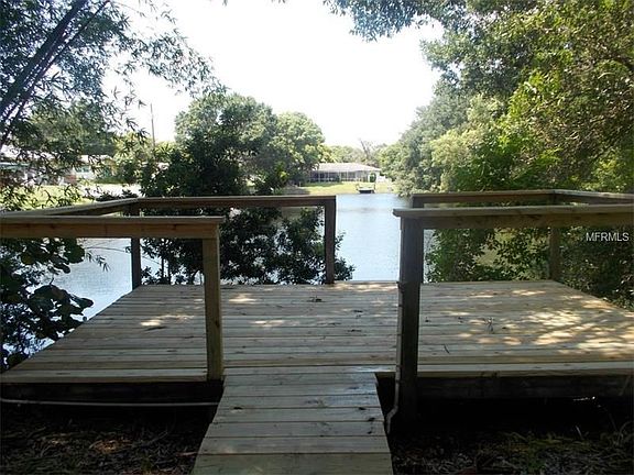 Dock